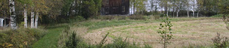 fordeler seg på 17 bygningstyper. "Bolighus" og "Mindre uthus i/nær tunet" er de to største gruppene, og nær jevnstore med henholdsvis 306 og 316 hus.