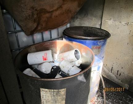 bitumenanalyser på driftslaboratoriet (bilde 3). Dette avfallet var lagret i en lengre periode enn ett år.