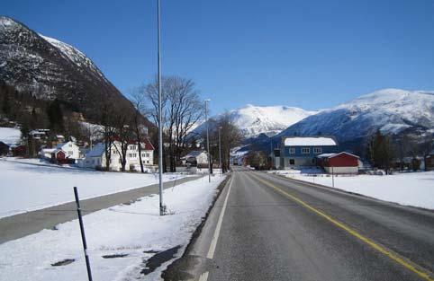 Nr8: Bygningsstrukturen, etter sletta i øst, signaliserer at dette er/har vært et sentrumsområde på Ålhus. 7.5 