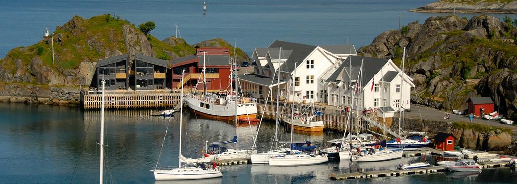 Hamn i Senja På yttersia av Norges mest fascinerende øy, Senja, finner du et naturlandskap du ikke har sett maken til og et kystmiljø du vil lengte