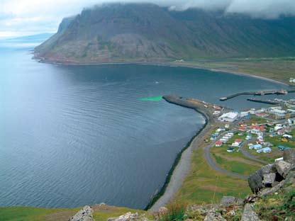 *Sýnatökustað við Grafarvog bætt við 27 Heimild: Heilbrigðiseftirlit Reykjavíkur Vökt un á ástandi sjáv ar á mið um og djúp um á ís lenska land grunn inu er flókn ara og margbrotn ara verk efni en