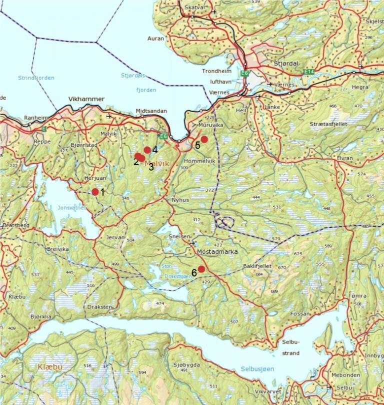 myr (Fig. 2). Myra har partier med sur lyngmyr i nord/nordøst inntil den østlige dammen, og partier med fin starrmyr i vest/nordvest inntil den vestlige dammen.