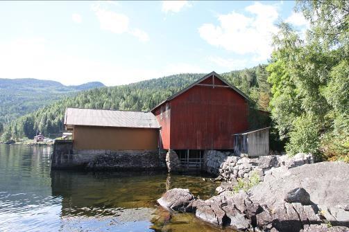 Virksomheten til Åmdals Værk (kobbergruver) dannet også grunnlag for bryggeanlegget som ble benyttet til utskiping av malm.