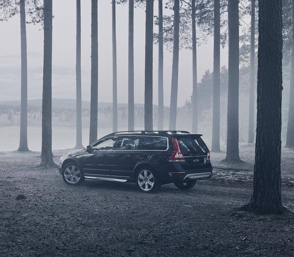 DIN NYE BIL 07 XC70 kan være stolt av sitt robuste og eventyrlystne utseende. Den dristige bikubemønstrede grillen med Volvos berømte diagonalstripe vitner om selvsikkerhet og muligheter.