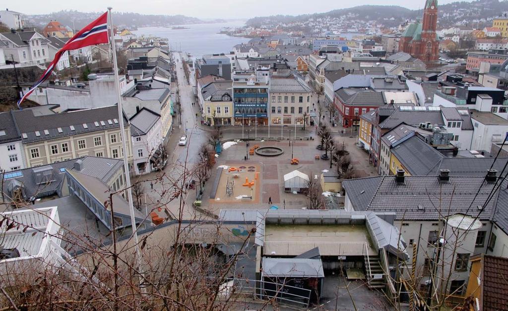 MULIGHETENES TORV Torvet sydet av aktivitet med torvhandlere og det var knapt plass til alle bodene. I dag er det fortsatt noe torvhandel, men i beskjeden grad.