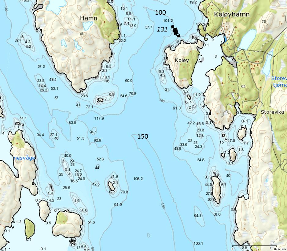 Figur 3. Utsnitt av overgangen mellom Sagvågsfjorden og Hjelmosen med 50-meters dybdekoter og avmerking av lokaliteten Koløy N. Kartgrunnlaget er hentet fra http://kart.kystverket.no.
