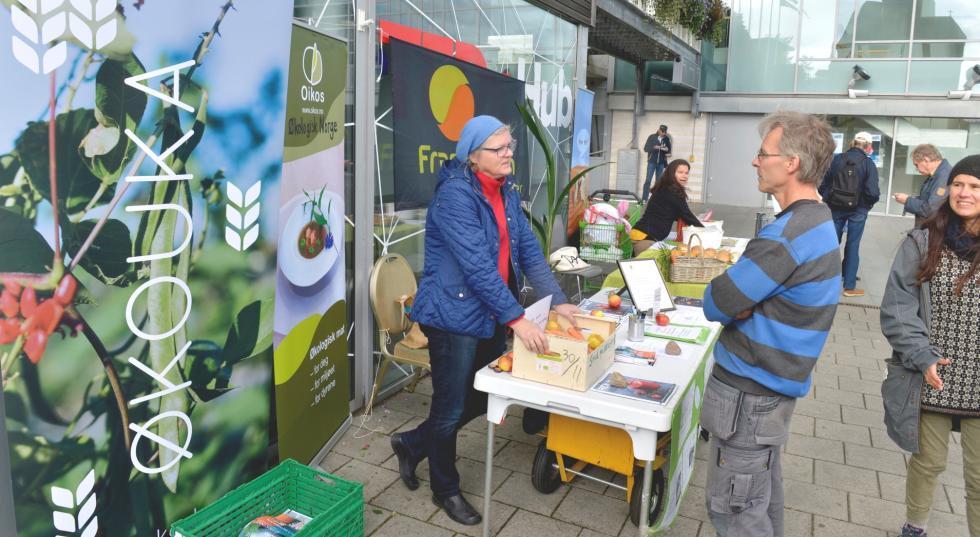 Åpning av ØKOUKA i Hakkebakkeskogen i Dyreparken søndag 25. september Oikos Agder hadde flott og rikholdig infostand samt quiz om ØKOUKA og Økosti for barn.