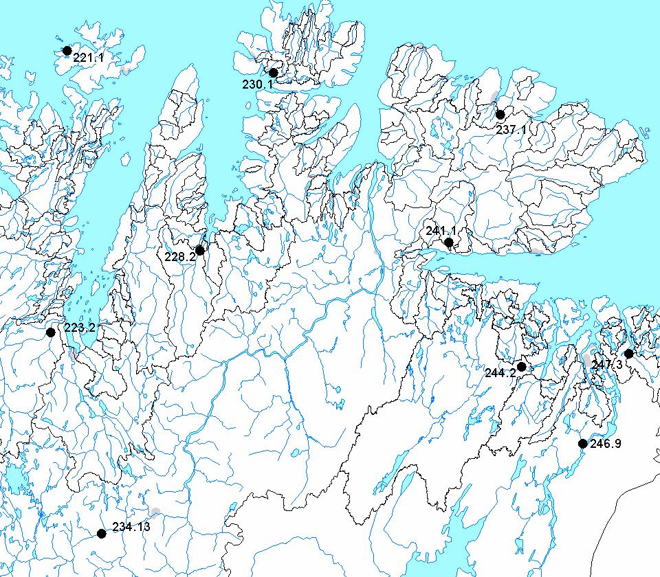 Figur 12. Vannføringsstasjoner i Øst-Finnmark. Areal Eff.sjøpr. Høydeforhold, moh. Vannføringsstasjon km 2 maks. median min. 221 1 Magerøy 3 7.1 297 187 18 223 2 Lombola 878.