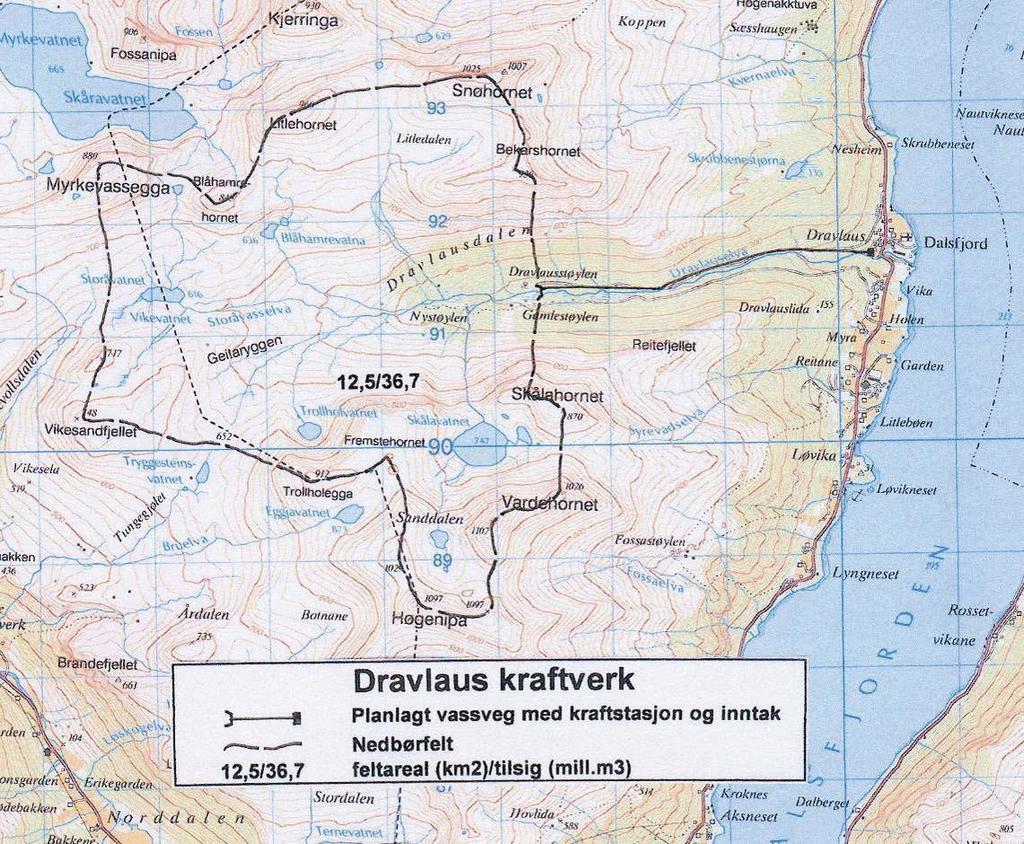 DRAVLAUS KRAFTVERK- UTBYGGINGSPLANER Planlagt Dravlaus kraftverk har et nedbørfelt (figur 1) på 12,5 km 2. Middelvannføringen i Dravlauselva er beregnet 1,19 m 3 /s.