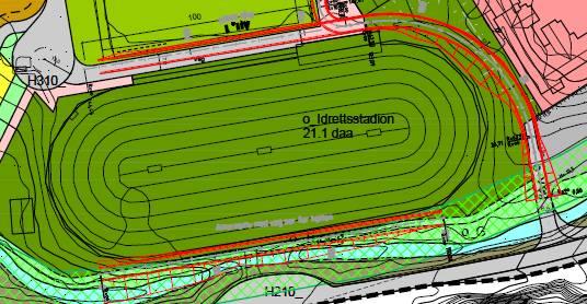 1.3 Alternativ 3 Langs Bjugnhallens nordside rød Forslaget går fra p-plass mellom hall og skole, langs fasaden og forbi hovedinngangen til hallen og opp langs gressbanen til Alf Nebbs gt ved COOP.