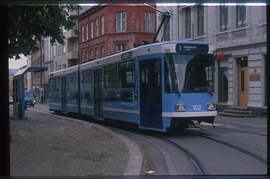 10 Dagens situasjon 10.1 Posisjonering av vogn I trikker, busser og t-banevogner er det ulike anretninger som forteller hvor kjøretøyet til enhver tid skal være.