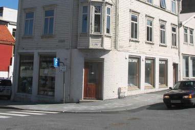 Oppdatert registrering: Bygningstype: Tre (laft) Bruk: 1897: Bolig/butikk (bygd for kjøpm.