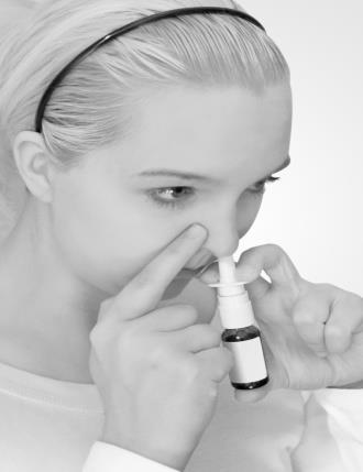 6. Jeigu Dymista nosies purškalo nevartojote ilgiau kaip 7 dienas, purkštuvą reikia pripildyti pakartotinai, kol vėl atsiras smulki dulksna. Purkštuvo naudojimas 1.