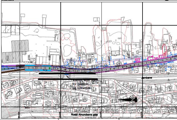 Figur 11 Norestraen nord, omtrentlig plassering av plattformer (svart strek) og bussveiens holdeplasser (blå strek).