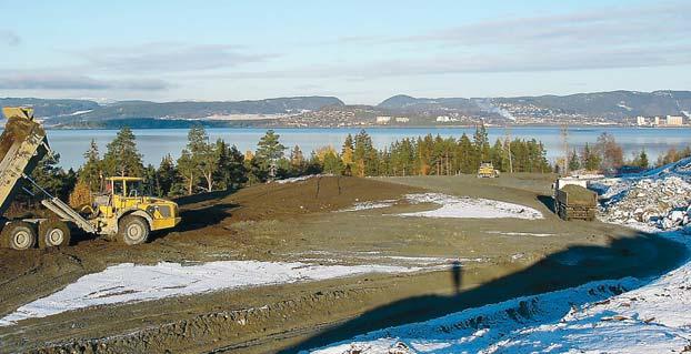 Brua over E6 blir forberedt for fremføring av 4-feltsveg videre sørover. Løsberga gang- og sykkelveg bru I Løsberga blir det bygd ei gang- og sykkelbru over E6, da gang/sykkelvegen skifter side her.