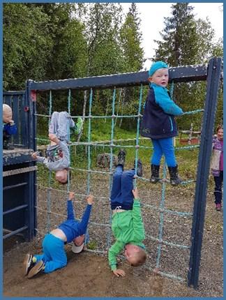 VISJON: ROBUSTE BARN PA JAKT ETTER KUNNSKAP Hos oss skal alle barna oppleve glede og mestring :) gjennom vår visjon ønsker vi å bidra til å gi barna livslang lyst til lek og læring.