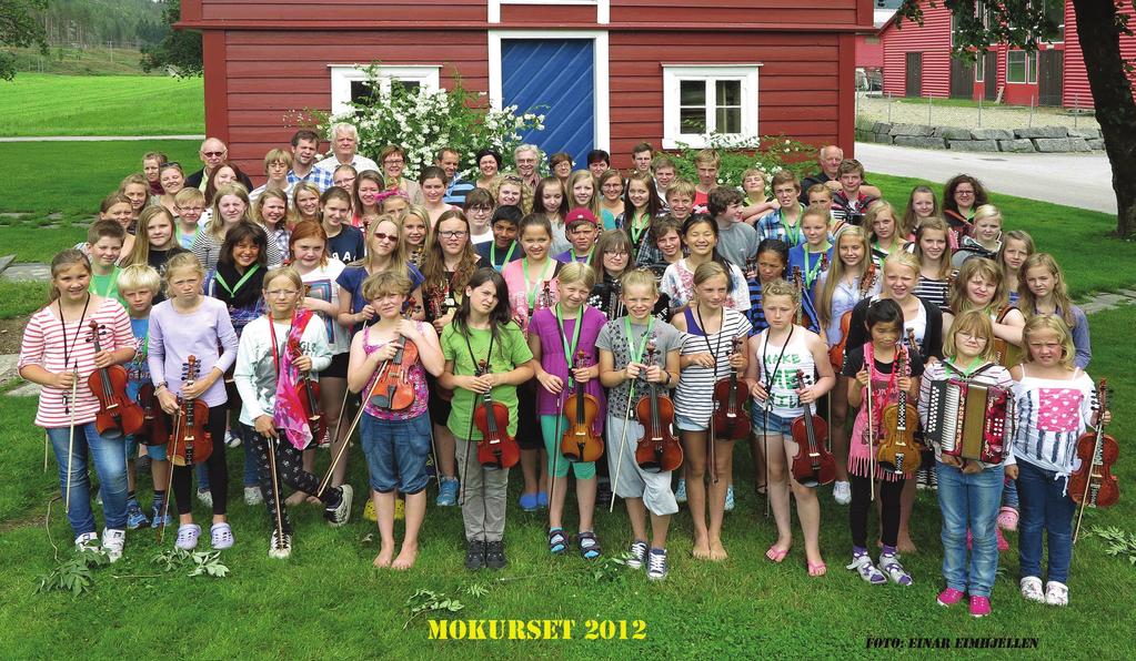 Mokurset Mokurset er eit sommarkurs i folkemusikk og -dans for born, unge og vaksne, og gjekk av stabelen på Mo i Sunnfjord 8.-13. juli.