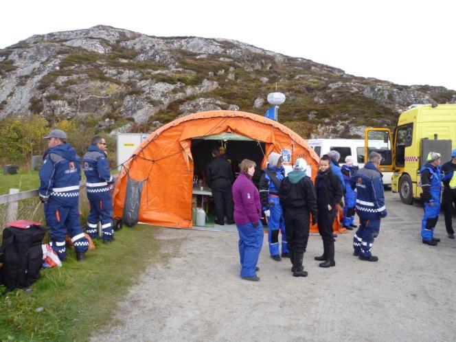10 personer fra WWF (World Wide Fund for Nature) ankom Frøya og disse måtte ansettes i Frøya kommune før de kunne settes i arbeid.