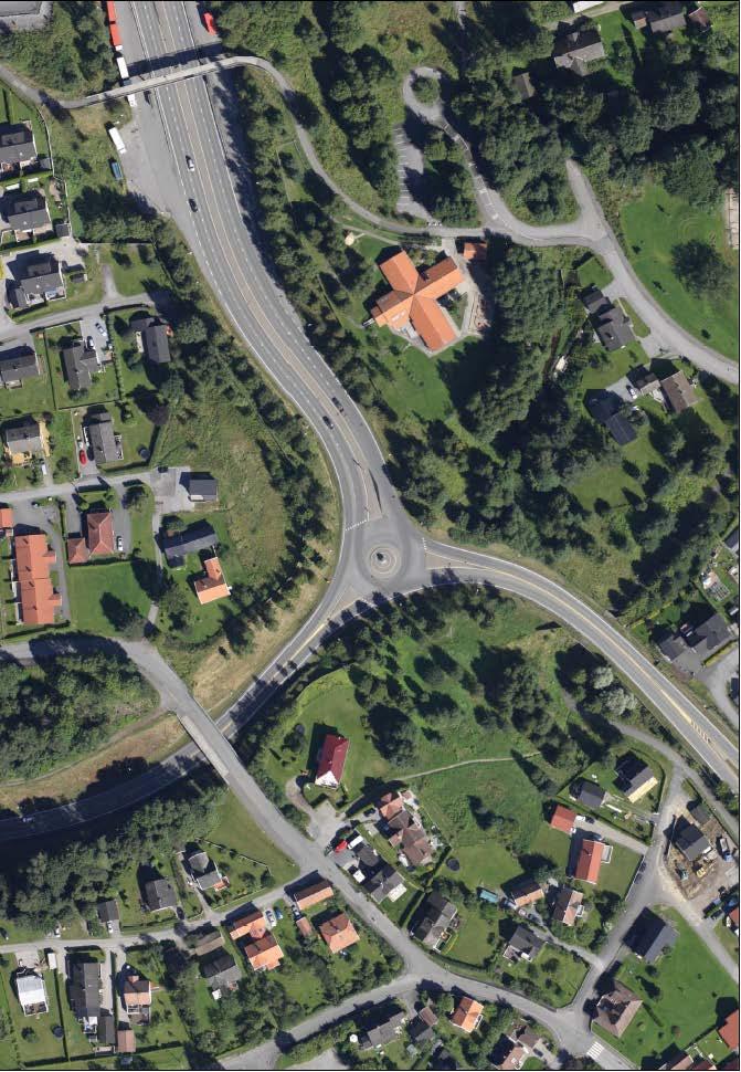 Figur 6 Flyfoto av rundkjøringen på Bjørnstad Rundkjøringen er således viktig spesielt for