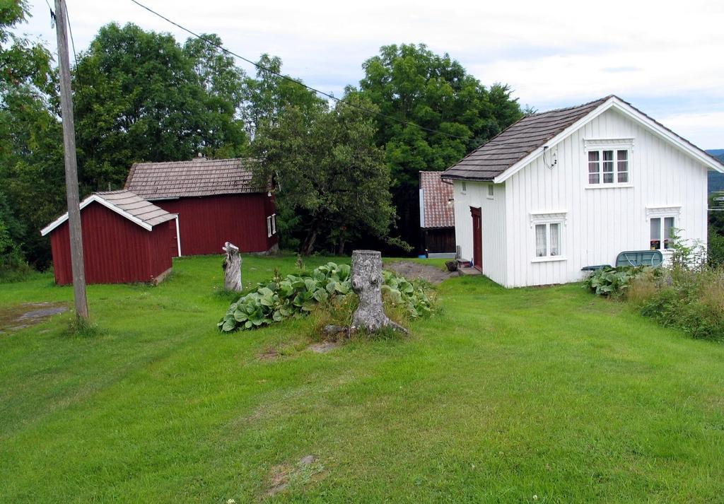 GAMLE HUS DA OG NÅ, 2. OMVERV Bjellås er et småbruk under Melås og ligger høyt over Kirkebygda.