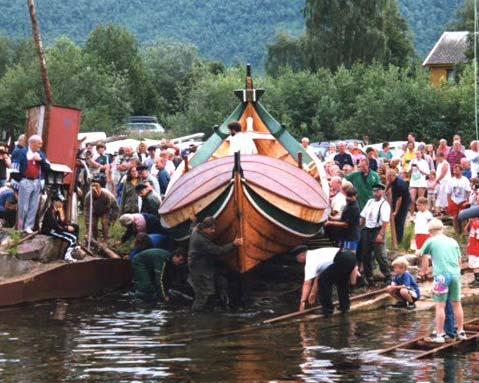 UTSTILLING AV BÅT I LIENGNAUSTET foto: nordkalottmuseerna.org foto: digitaltmuseum.