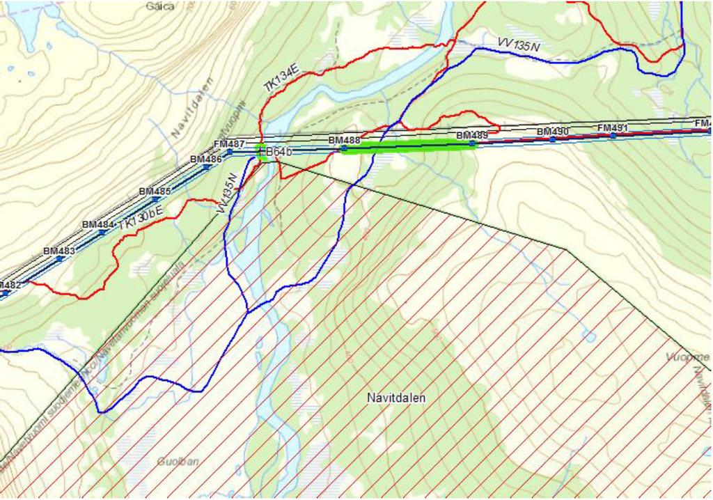 Figur 1: Vintervei (blå) og barmarksløype (rødt) som ønskes å benyttes i forbindelse med transport av materiell og personell.