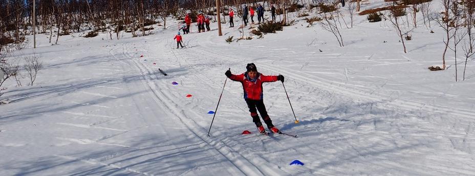 OPPGAVER OG ANSVAR ILAR CROSS Oppdatert 31.1.16 RENNLEDER 1. Påse at rennet avvikles på en god måte og etter reglementet (http://www.skiforbundet.no/langrenn/regler-og-retningslinjer/) 2.