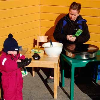 I tillegg har vi mange erfarne og dyktige fagarbeidere, og engasjerte, dyktige og kunnskapsrike pedagogiske medarbeidere. I perioder har vi også studenter og andre med behov for praksis av ulike slag.