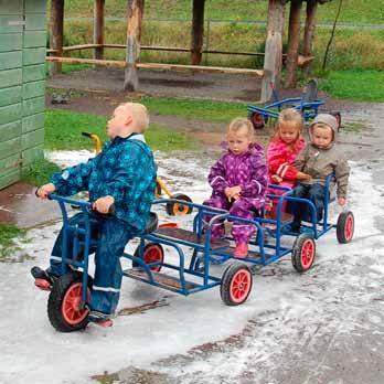 ORGANISERING Espira Kløverenga er inndelt i 5 avdelinger: Tusenbein, Maurtua og Gresshoppa for barn fra 2-6 år, og Bikuben og Marihøna for barn fra 0-3 år.