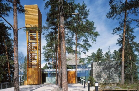 MORTENSRUD KIRKE Sted: Mortensrud, Oslo Bygd: 2002 Arkitekt: Jensen og Skodvin Sitteplasser: 550 Areal: 2200 m 2 Bygget er prisbelønnet og høyt verdsatt, men