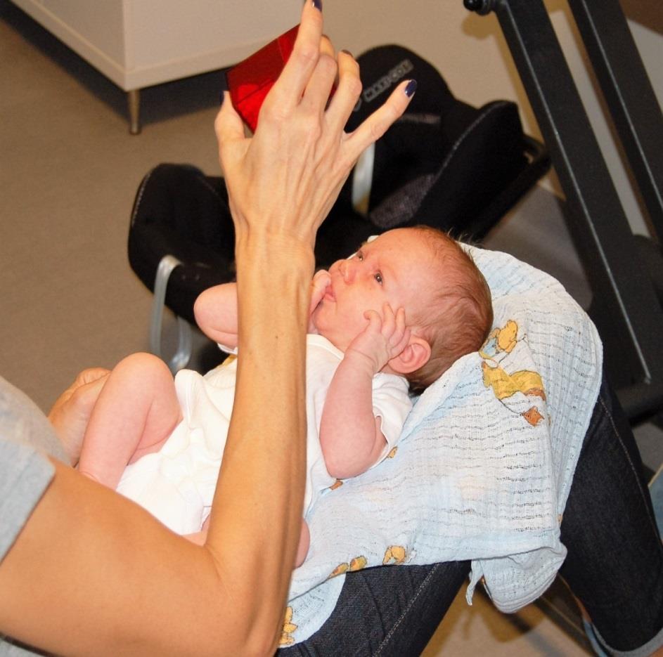 NBO NBO er utviklet med det som formål at klinikere og foreldre skal kunne utforske og bli kjent med det nyfødte barnet.