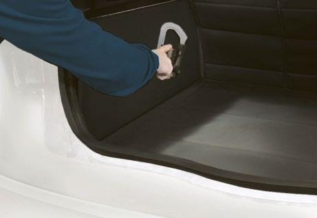 HENGERFESTE Hengerfeste integrert Elektrisk hengerfeste som kan skjules under bilen ved betjening fra bagasjerommet.