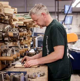 Stangeskovenes produksjonsbedrift, Bjørnstad Bruk i Tistedal, består av to høvlerier og et eget frittstående kappanlegg. I Tistedal høvles det meste av innvendige og utvendige produkter.