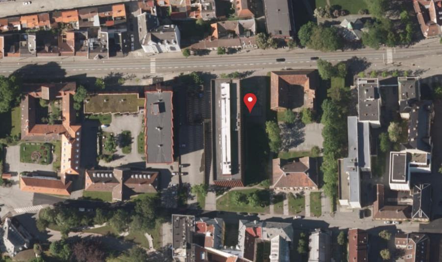 Detaljregulering av Kongens gate 87 m.fl. Foreløpig ROS-vurdering i forbindelse med varsel oppstart planarbeid. 1. Området og planlagte tiltak 1.1 Planområdet, beliggenhet og berørte eiendommer.