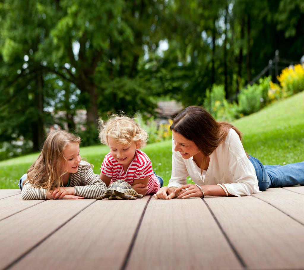 93 TERRASSE / MEGAWOOD KOMPOSITT Megawood Som ekte tre, bare bedre! Megawood terrassebord trives godt både i sol og skygge, og falmer ikke med tiden! Megawood trenger verken olje eller beis.