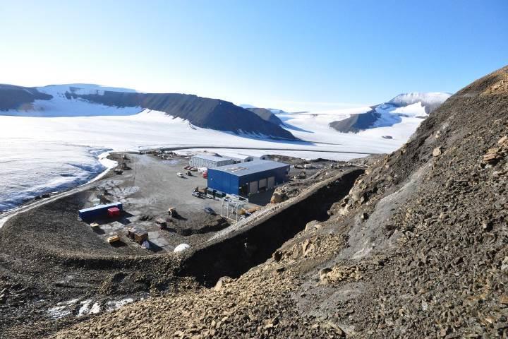 Svalbard Lunckefjell. På Svalbard har vi lagt bak oss en meget hektisk Augustmåned. Det aller meste gikk etter plan.