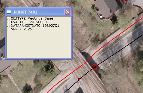 Versjon 4.03-07-01 SOSI Del 3 Produktspesifikasjon for FKB Vegnett Side 21 av 31 16.2.1.16 VegUnderBane Der hvor veg passerer under jernbane. Punkt..OBJTYPE VegUnderBane 1 1 vegident.