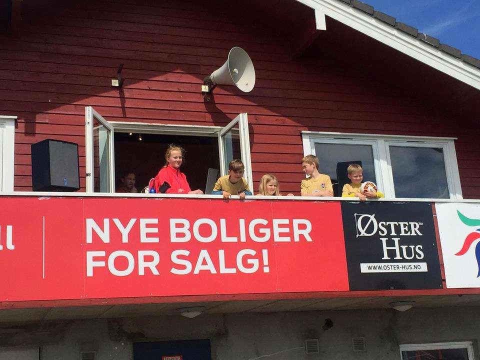 fremtiden i tillegg til å spille fotball.