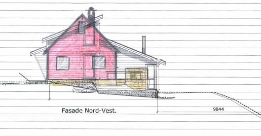 Retning sjø Innsendt fasade. Rød hytte er den som ble godkjent i 1959. Ny fritidsbolig etablerer seg 3,4 m lenger nærmere sjø.