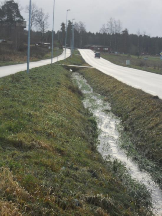 Vegloven Lede vann til vei - krever tillatelse etter veglova 57.