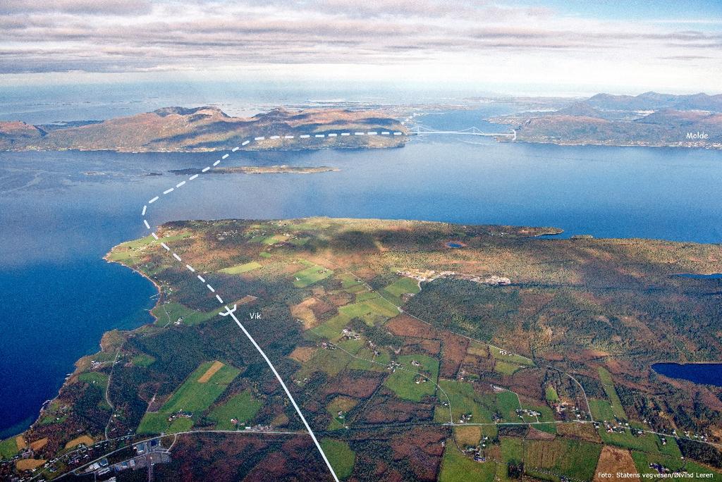 Ålesund-Molde E39 Vik-Julbøen Er teknologisk mulig i dag 16 km undersjøisk tunnel 1625 m hengebruspenn 22 km 4-felts motorveg, 90/110 km/t ÅDT 9500 13000 (År 2060) Fjerner et av landets