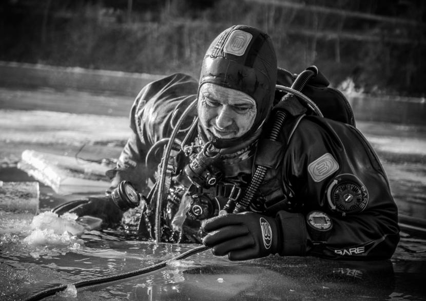 Redningsdykkertjenesten Det er til enhver tid mellom 20 og 25 dykkere tilknyttet redningsdykkertjenesten med minimum tre dykkere på vakt.