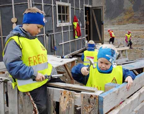 Elevene får kjennskap til lokal kultur og historie. Foto: Anne Jahre En litt annerledes matematikkdag i februar.