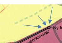 Vannet føres via et sedimentasjonsbasseng før det kommer til Pr4. Prøvene er tatt der vannet renner ut av røret/i røret, slik at det måles på utløpsvatnet og ikke på Etneelven.