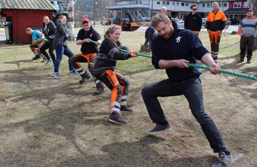 Populært å tevle I bygdeungdomslaget er tevlinger svært populært, hvor vi konkurrerer i forskjellige grener. Jon Olav Svartdal er leder i Vestfold BU, og har vært aktiv medlem i flere år.