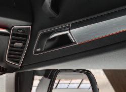 Ambient interørbelysning omgir hele innsiden av bilen og gir en perfekt stemning under