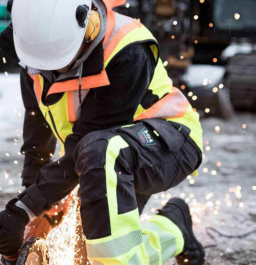 HELLY HANSEN WORKWEAR 2017 Den nye ICU-kolleksjonen vår kombinerer kompromissløs ytelse med uslåelig bevegelsesfrihet, og passer godt for dem som ønsker å skille seg litt ut.