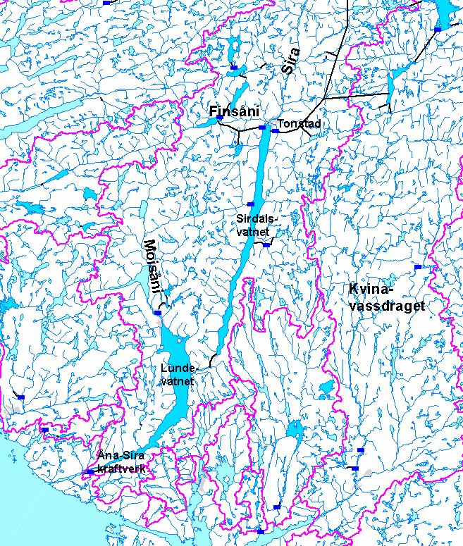 Figur 2. Kart over søndre delen av Siravassdraget. De sorte linjene er overføringer og tunneler/rør til og fra kraftverk. Den naturlige middelavrenningen i Sira ved Tonstad er vist i tabell 1.