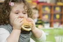Fordommer knyttet til personer med 8 overvekt og fedme Ulike mekanismer er involvert i vektregulering og utvikling av fedme hos barn, inkludert genetikk, epigenetikk og miljøfaktorer Holdning om at