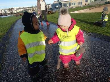 Danning gjennom omsorg, lek og læring Det helhetlige synet på læring er spesielt for barnehagen som pedagogisk virksomhet. Barn lærer gjennom omsorg, lek og danning.